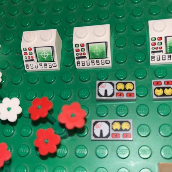 Lego Big Lot of Unique Bricks over 30 items - Picture 5 of 7